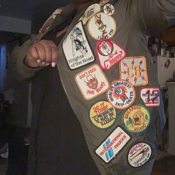 Customized Puffer Jacket - Picture 3 of 4